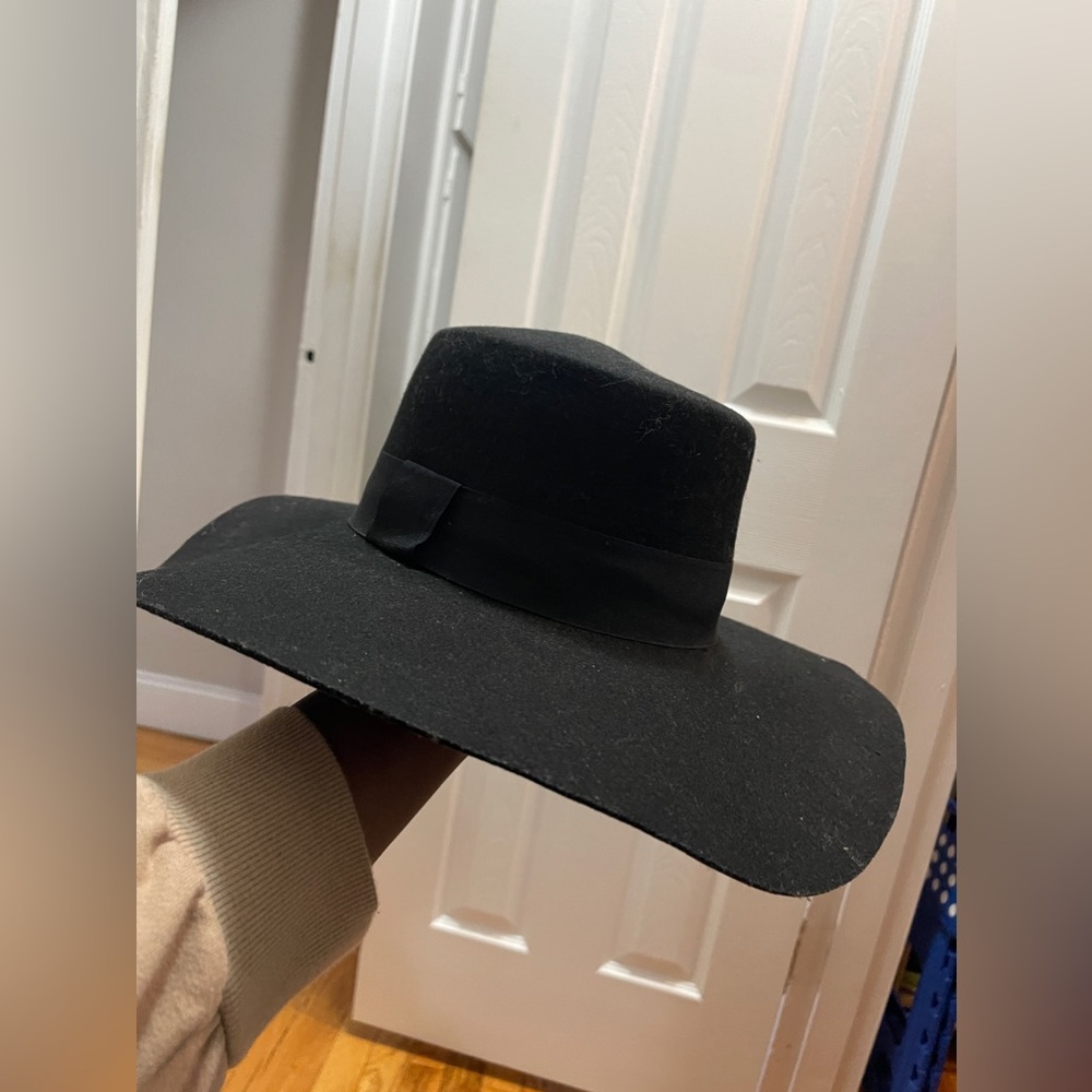 Black floppy hat